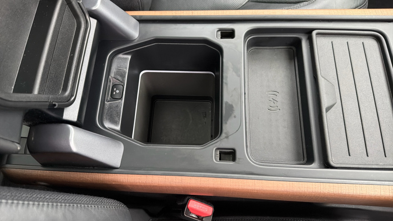 Land Rover Defender 2.0 P400e X 110 5dr Auto Estate